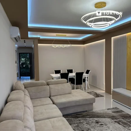 JEPET ME QERA DUPLEX 3+1+3+POST PARKIMI, KODRA DIELLIT.