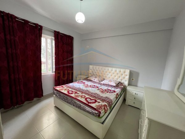 Qera, Apartament 2+1+2+Post parkimi, Kopshti Botanik, Tiranë.
500 €