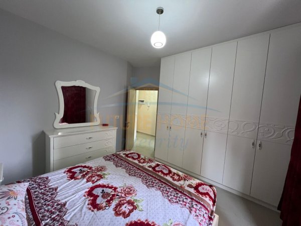 Qera, Apartament 2+1+2+Post parkimi, Kopshti Botanik, Tiranë.
500 €