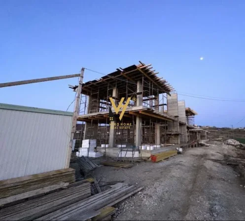 SHITET VILE DY KATESHE 167 M2 TE GJIRI I LALEZIT 350.000 EURO