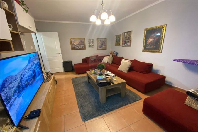 Apartament 2+1 - Me Qira - Stacioni i Trenit, Shqipëri