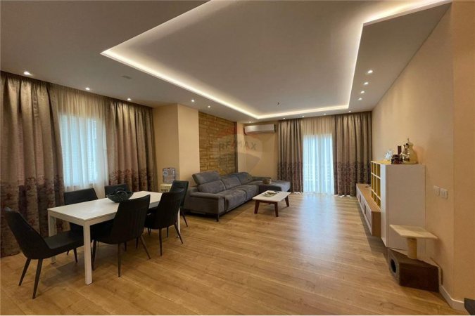 Apartament 2+1+2 per shitje tek Liqeni Thate