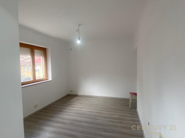 SHITET APARTAMENT 1+1 TE KRYQEZIMI 21 DHJETORI! 99,000€