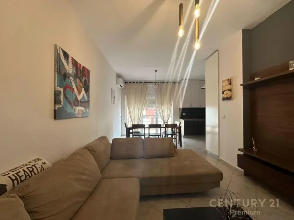 2+1+2 PER QIRA PRANE LIQENIT TE TIRANES! 550€