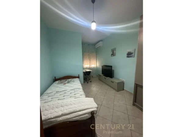 2+1+2 PER QIRA PRANE LIQENIT TE TIRANES! 550€