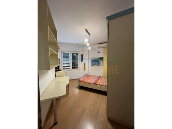 Qera, Apartament 3+1+2+Verande, Misto Mame, Tiranë.
500 €