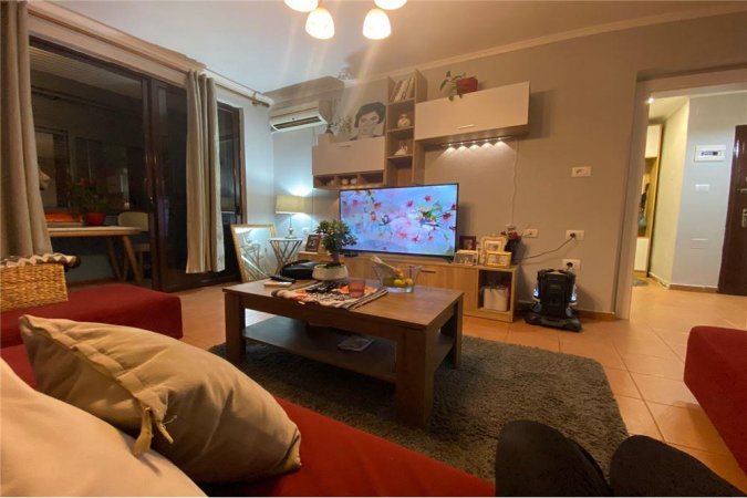 Apartament 2+1 per qira tek Ish Restorant Durresi