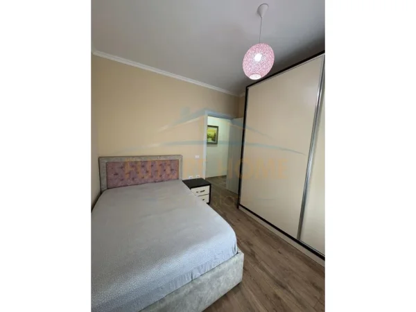 Qera, Apartament 2+1, Laprake, Tiranë.
500 €