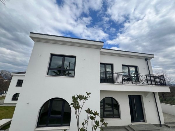 SHITET VILË 3-KATËSHE, MJULL-BATHORE, TIRANË, 450,000 EUR