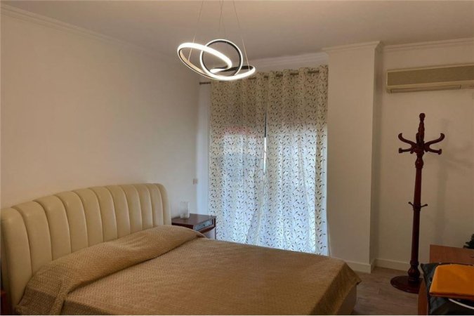 Jepet Apartament me qera 2+1 ne Bllok