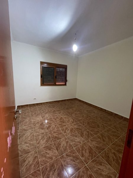 JEPET ME QERA APARTAMENT BOSH 2+1 40000 LEKE KOMUNA E PARISIT