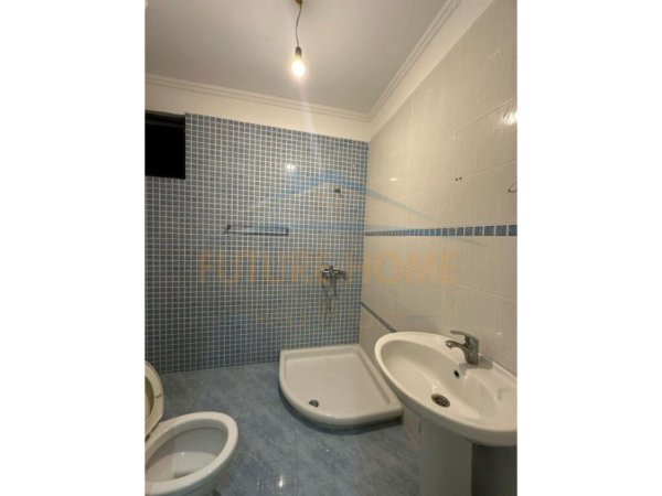 Shitet, Apartament 2+1+2, Unaza e Re, Tirane UNA38476