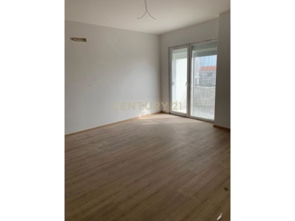 SHITET APARTAMENT 2+1 ME PAMJE DETI NE QERRET!