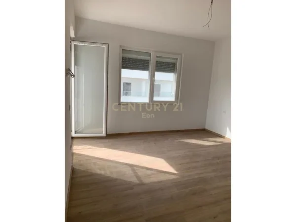 SHITET APARTAMENT 2+1 ME PAMJE DETI NE QERRET!