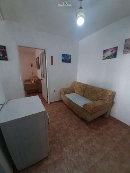 Jepet Me Qera Apartament 1+1 Tek Pediatria (ID B210580) Tirane.