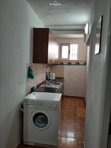 Jepet Me Qera Apartament 1+1 Tek Pediatria (ID B210580) Tirane.