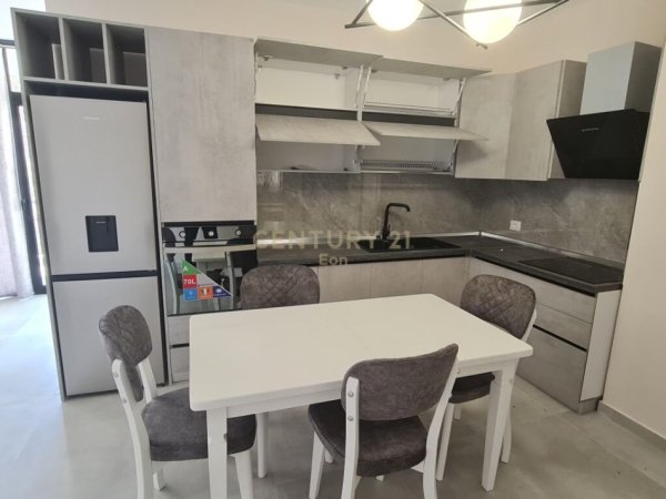 JEPET ME QIRA APARTAMENT 3+1+2 TE VILA E ZOGUT!