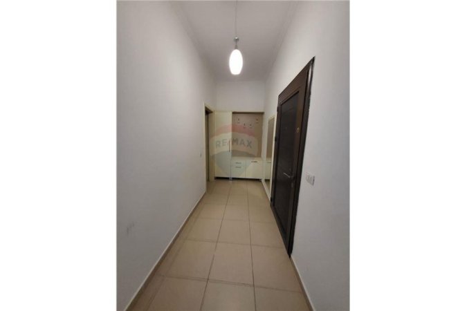 JEPET APARTAMENT ME QIRA 2+1 Te Kopshti Botanik prane Xhamise