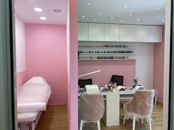 AMBIENT KOMERCIAL PER QIRA TEK QYTET STUDENTI