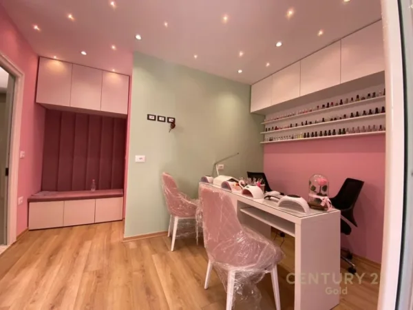 AMBIENT KOMERCIAL PER QIRA TEK QYTET STUDENTI