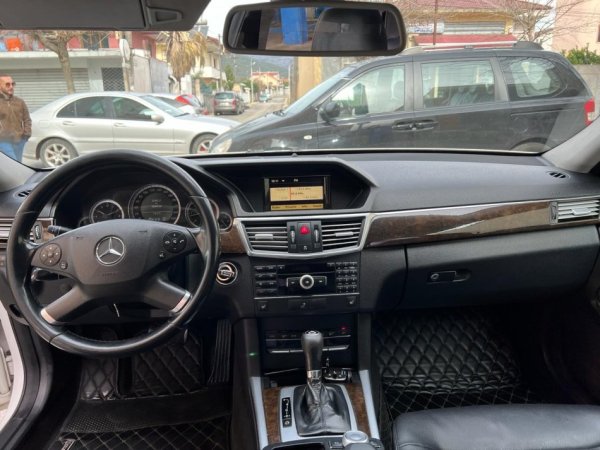 Elbasan, shes makine Mercedes E-CLASS 2.2 cdi AUTOMAT 2010,   8500 Euro