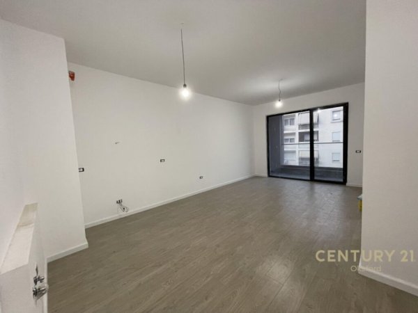 TEK KOMPLEKSI OLIMPIK, JEPET ME QIRA PER ZYRA APARTAMENT 1+1!