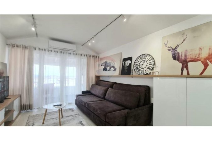 Apartament me qira Komuna e Parisit