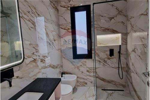 Apartament 2+1 me pamje nga deti ne shitje,Vlore