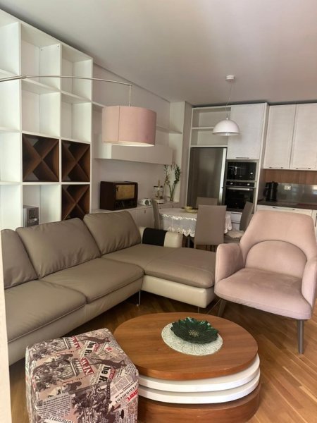 Jepet Me Qera Apartament 2+1+Post Parkimi Tek Kompleksi Panorama (ID B220722) Tirane