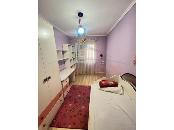 Qera, Apartament 2+1, Unaza e Re.
450 €