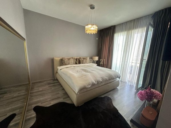 SHESIM APARTAMENT 2+1+2 +POST PARKIMI TEK LIQENI I TIRANES !