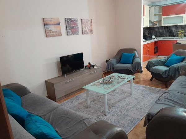 Apartament Me Qera 2+1 Tek Kopshti Zoologjik, Tirane.