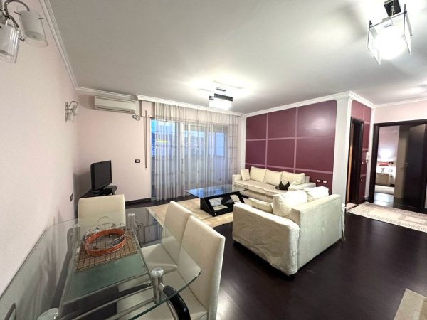 Apartament 1+1 me qira ne zonen e Stadiumit Dinamo ne Tirane