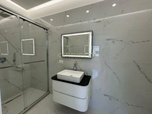 SHITET PENTHOUSE 3+1+2 NE QENDER TE ASTIRIT