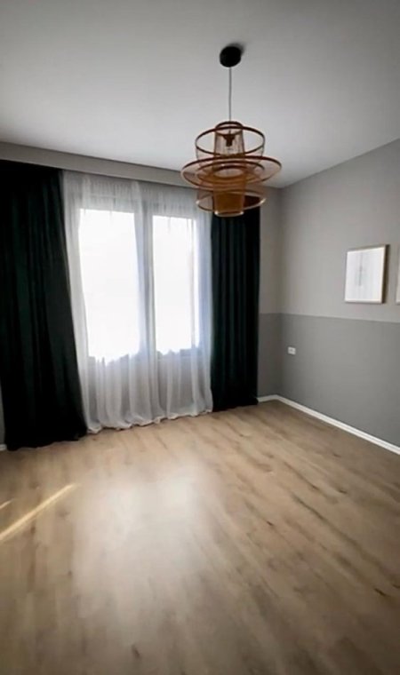 Shitet Apartament 2+1+2 tek Rruga Forsina Plaku, prane 21 Dhjetorit!