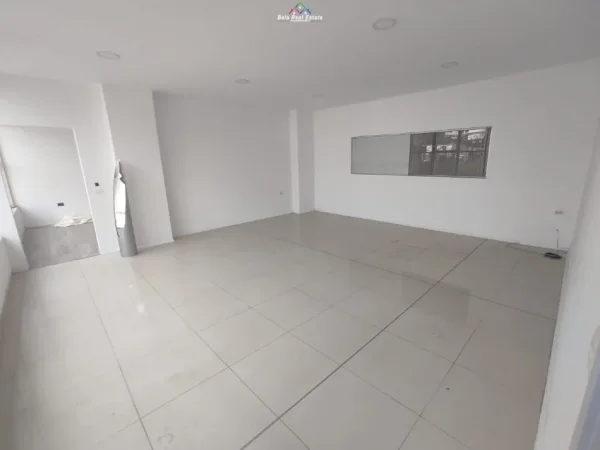 Magazine Me Qera Ne Farke (ID BM147) Tirane.