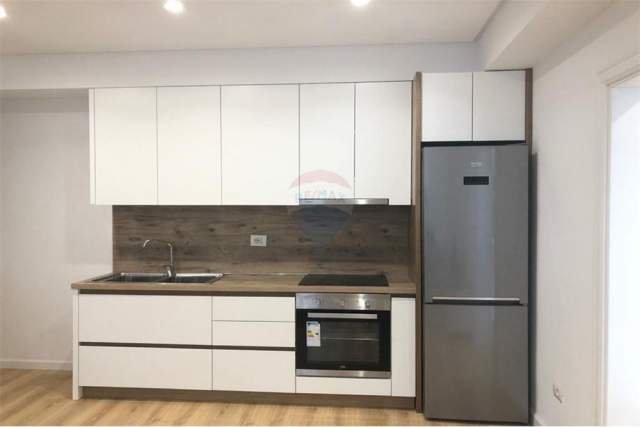 Tirane, jepet me qera apartament 1+1 72 m² 450 Euro (Bulevardi Gjergj Fishta)
