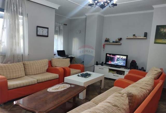 Tirane, jepet me qera apartament 2+1+BLK Kati 3, 81 m² 330 Euro (Ali Demi)