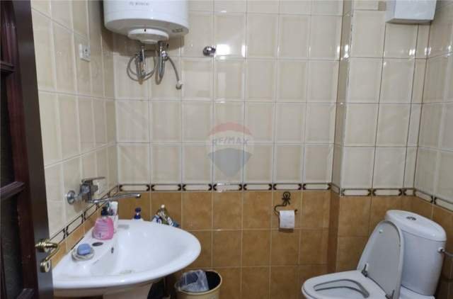 Tirane, jepet me qera apartament 2+1+BLK Kati 3, 81 m² 330 Euro (Ali Demi)