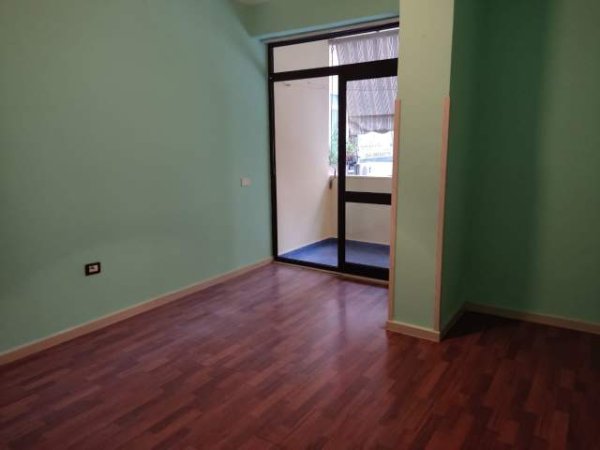 Tirane, jepet me qera apartament 2+1+BLK Kati 2, 100 m² 400 Euro (rruga e elbasasanit)