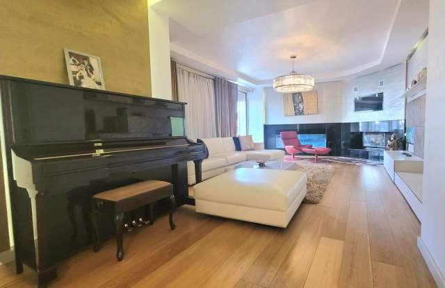 Tirane, jepet me qera apartament 3+1+BLK Kati 5, 240 m² 1.250 euro / muaji   (Myslym Shyri)