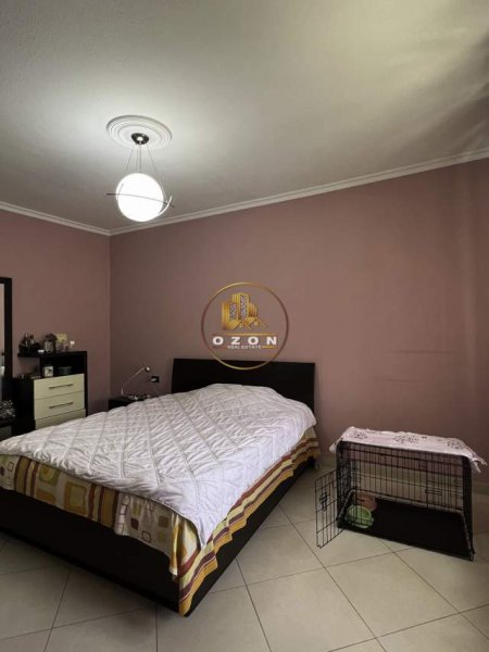 Tirane, jepet me qera apartament 3+1+BLK Kati 4, 123 m² 800 Euro (Rruga e Kavajes)