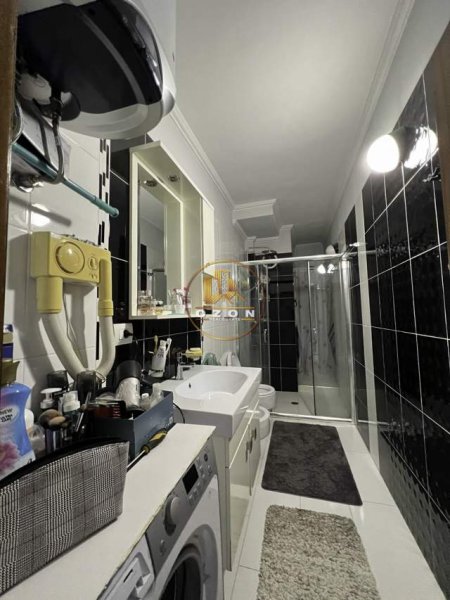 Tirane, jepet me qera apartament 3+1+BLK Kati 4, 123 m² 800 Euro (Rruga e Kavajes)