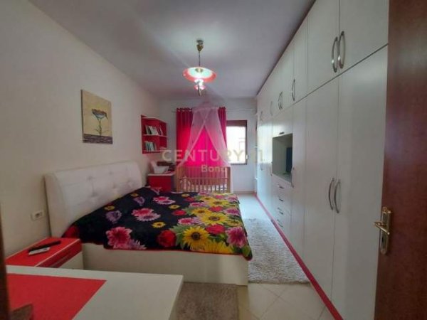 Tirane, shitet apartament 2+1 Kati 6, 102 m² 80.000 Euro (Rruga e Durresit)