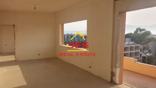 Vlore, shitet apartament Kati 5,  87.200 Euro (Uji i Ftohte Vlore)