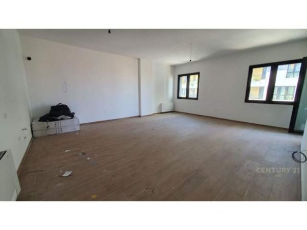 Tirane, shitet apartament 2+1+BLK Kati 2, 130 m² 210.000 Euro (rruga e kavajes)
