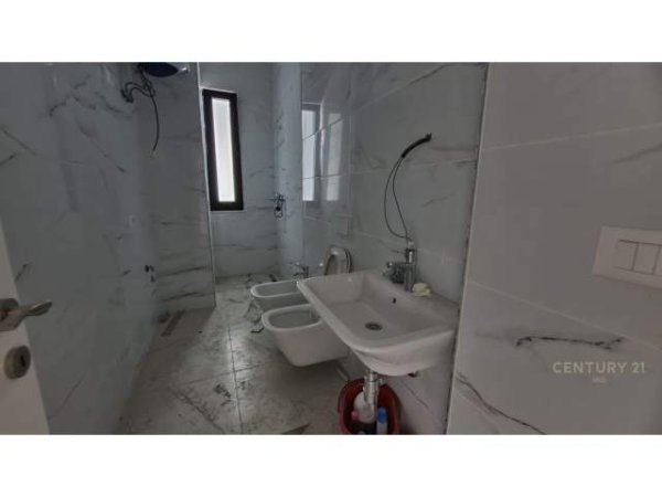 Tirane, shitet apartament 2+1 Kati 7, 130 m² 230,000 Euro  (Rruga e Kavajes)
