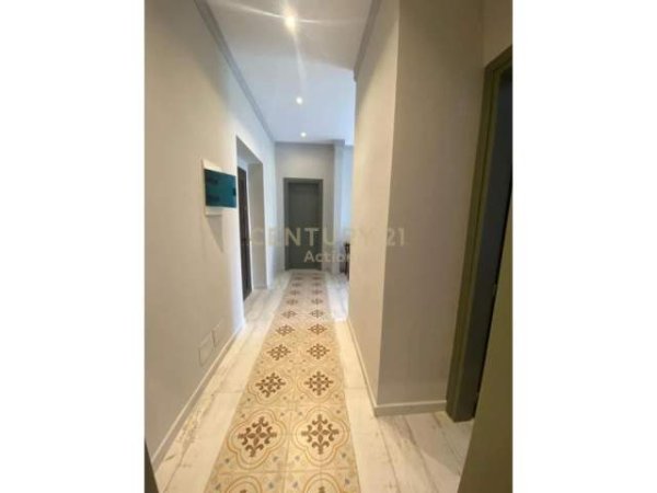 Tirane, jepet me qera apartament 2+1 Kati 2, 75 m² 440 Euro (Rruga Durresit)