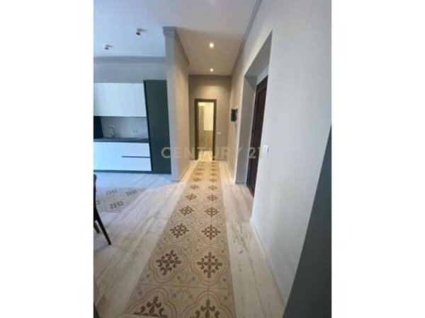 Tirane, jepet me qera apartament 2+1 Kati 2, 75 m² 440 Euro (Rruga Durresit)
