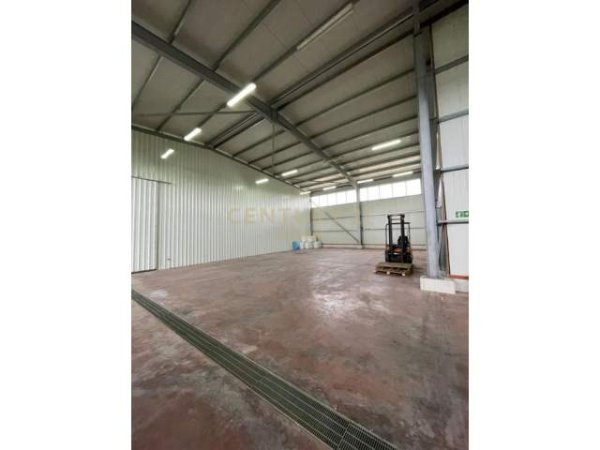 Tirane, jepet me qera ambjent biznesi Kati 1, 8.824 m² 4.000 Euro (Budull, Rinas)